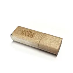 Lasergravur auf einem Holz USB Stick